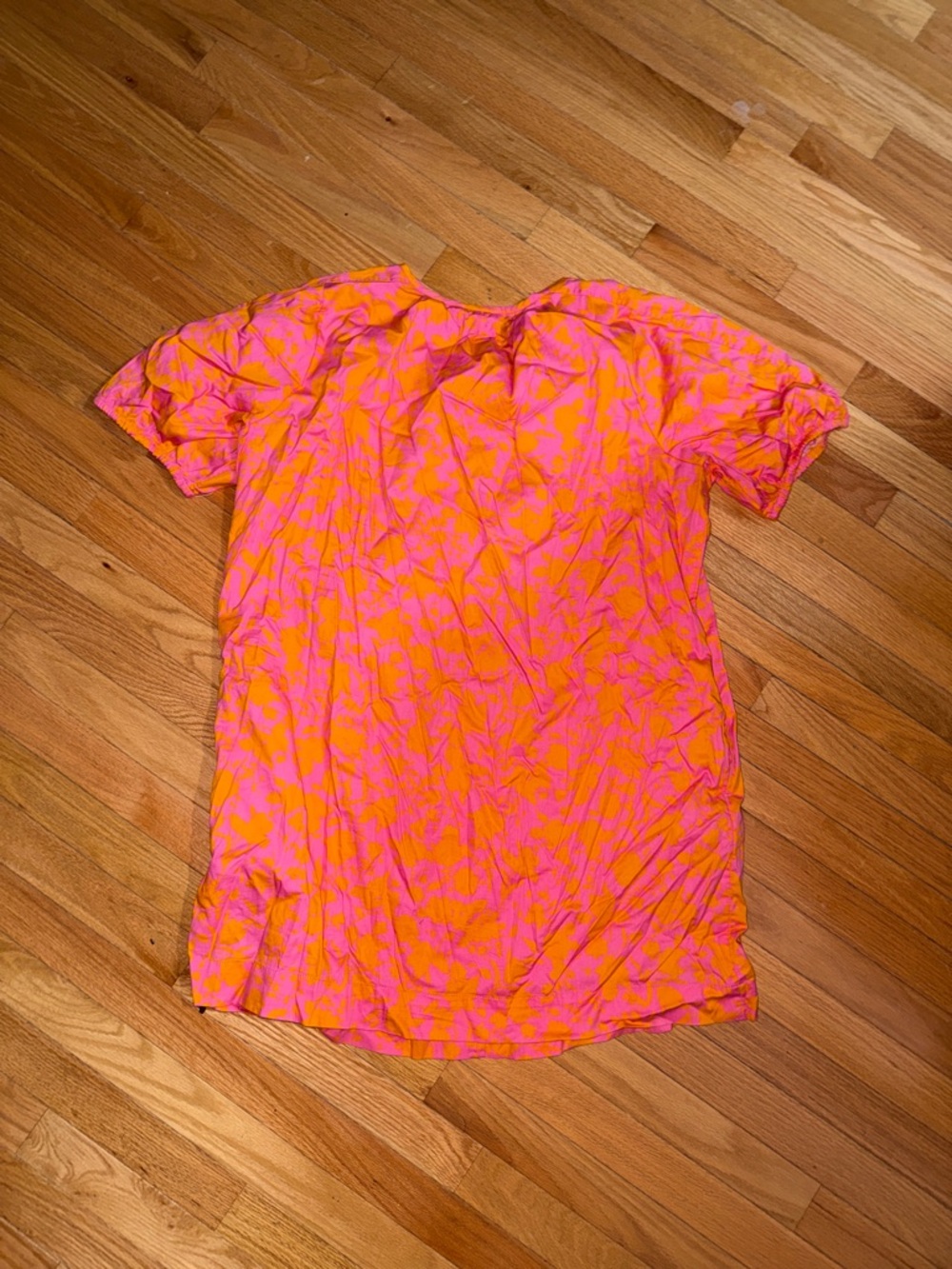 Free Assembly NWOT❗️Shirred Neck Pink Orange Floral Short Sleeve Shift Dress - Picture 6 of 6